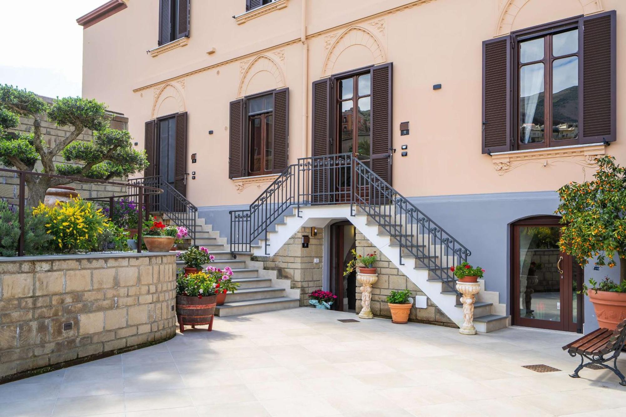 Villa Agostino Luxury B&B 비코에쿠엔세 외부 사진