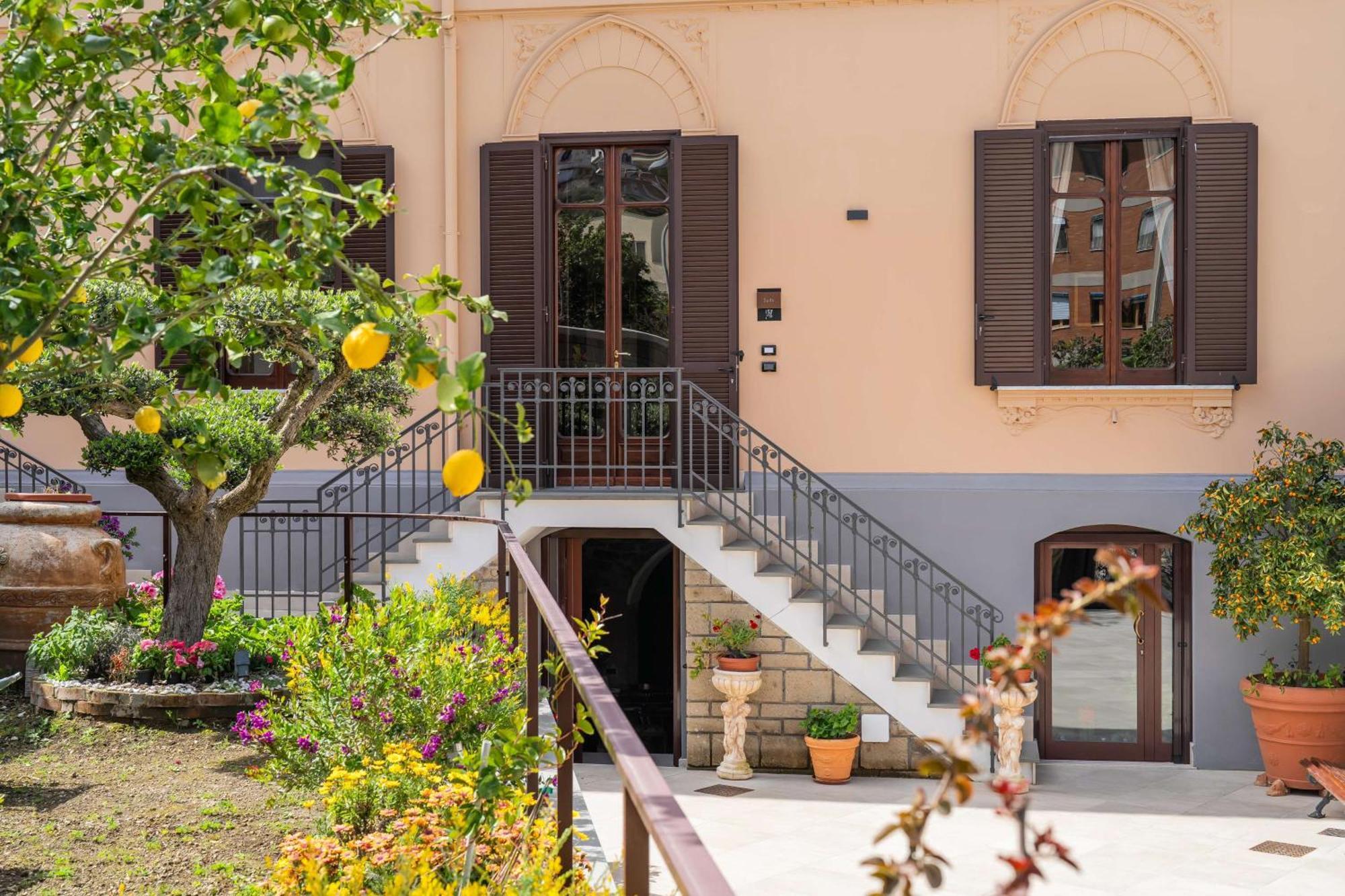 Villa Agostino Luxury B&B 비코에쿠엔세 외부 사진