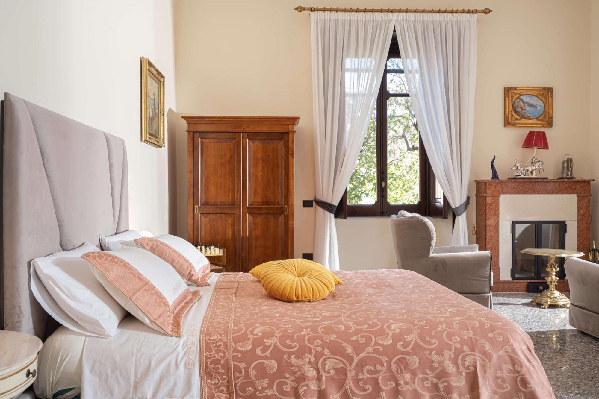 Villa Agostino Luxury B&B 비코에쿠엔세 객실 사진