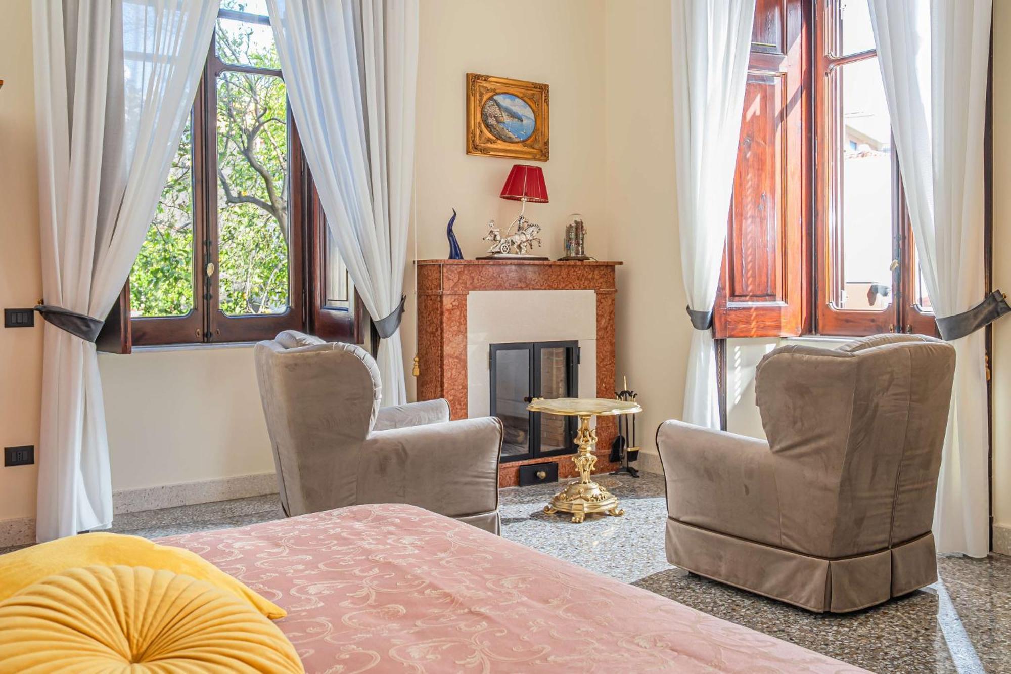 Villa Agostino Luxury B&B 비코에쿠엔세 외부 사진